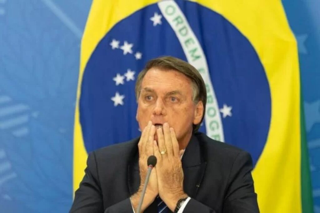 PF achou com Cid vídeo de reunião de “dinâmica golpista” com Bolsonaro 3 Presidente da Republica Jair Bolsonaro concedera coletiva sobre combustiveis no palacio planalto 1 1
