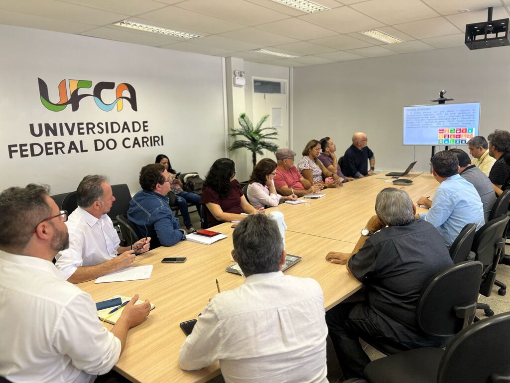 Centec e UFCA firmam parceria para impulsionar a agricultura familiar na região 4 Acordo de cooperação técnica visa implementar projeto de pesquisa, inovação e transferência de tecnologia em sistema agroalimentar para agricultores de base familiar