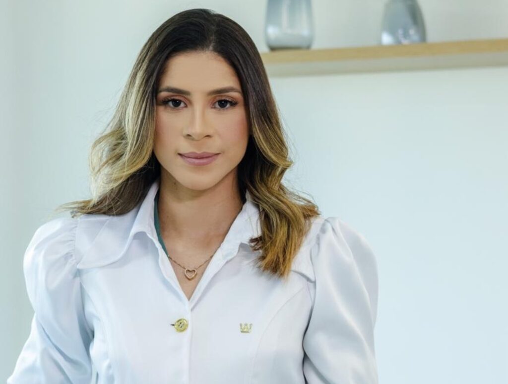 Fisioterapeuta se Destaca no Cariri por Prevenir Cirurgias de Coluna em Pacientes com Hérnia de Disco 1 Screenshot 20240402 204336 WhatsAppBusiness