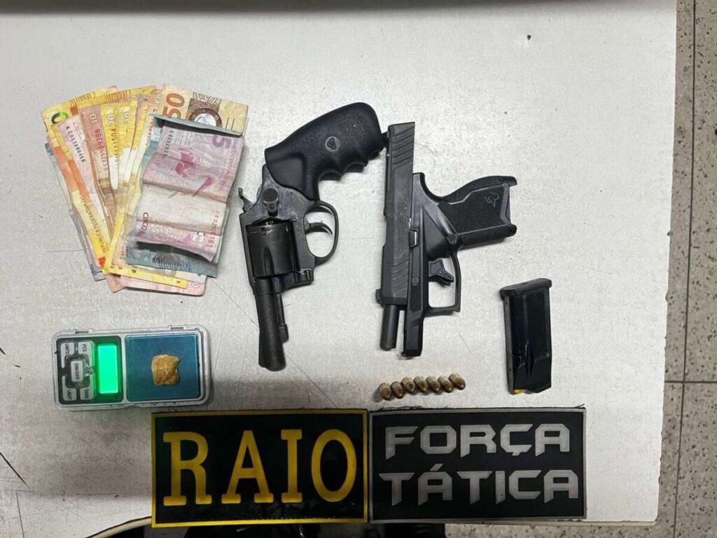 Força Tática e CPRAIO prendem dupla com armas de fogo e drogas em Barbalha 1 img 1412 1