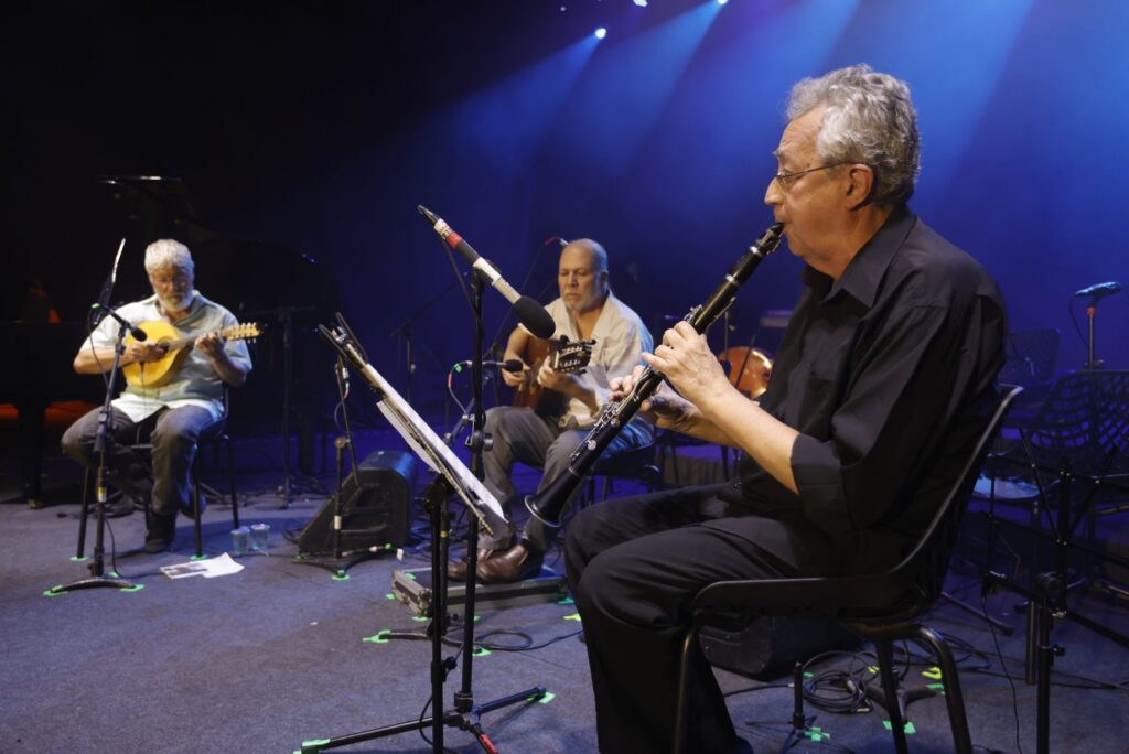 ChoroJazzdomingo PedroAmorim2CMauricioCarrilhoePauloSC3A9rgioSantos OTrio