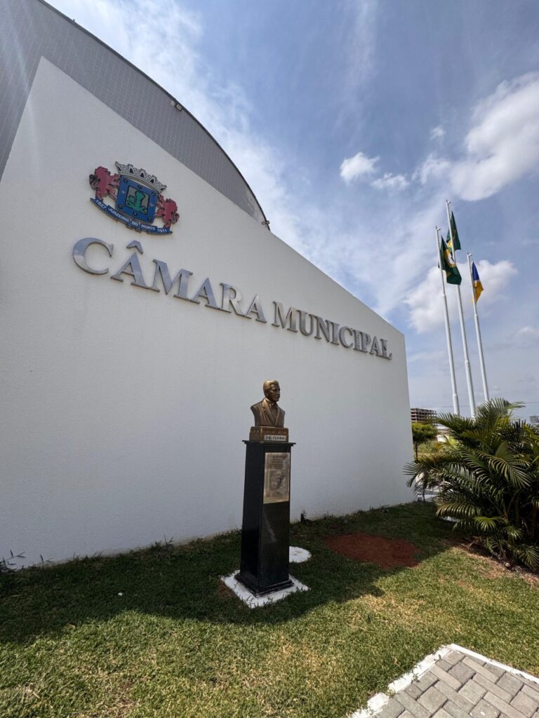 Câmara de Juazeiro do Norte realiza sessão extraordinária sobre reforma do Regimento Interno 8 IMG 20250106 151616 852