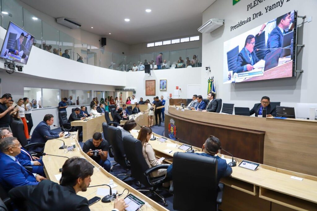 Câmara de Juazeiro do Norte realiza primeira sessão ordinária sob novo regimento e reforça compromisso com o trabalho legislativo 3 IMG 20250214 WA0020