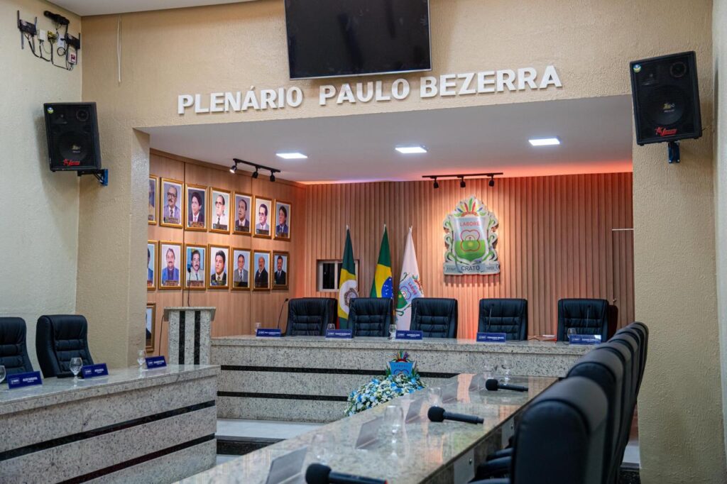 Palácio José Valdevino de Brito, sede da Câmara do Crato, é reinaugurado após reforma estrutural 4 IMG 20250328 WA0095