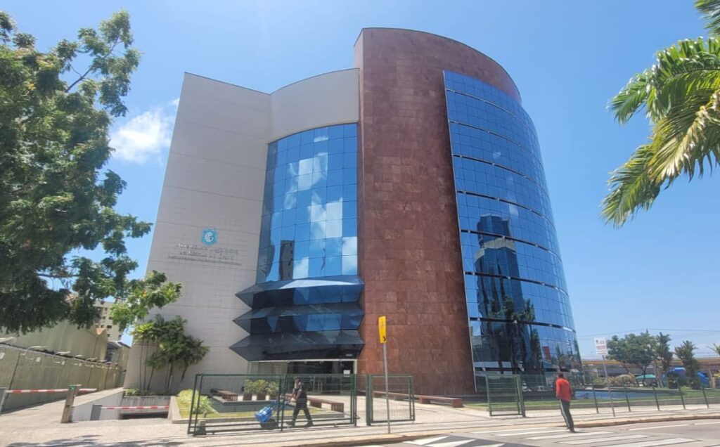 Alece aprova reajuste salarial para servidores públicos e militares do Ceará 4 qLNdK0ta4CsF00CpBacrQEFG6fWQWtIPns1dXqNB