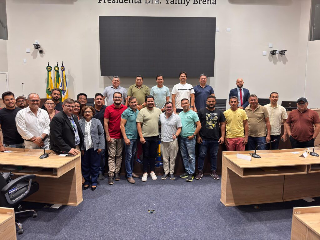 Conquista histórica: Felipe Vasques articula projeto de lei que cria alvará expresso para construções em Juazeiro do Norte 8 IMG 20250401 WA0228