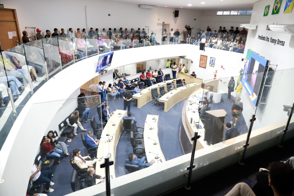 Câmara de Juazeiro do Norte realiza sessão ordinária com debates sobre infraestrutura, saúde e direitos das pessoas neurodiversas 4 IMG 20250404 WA0031