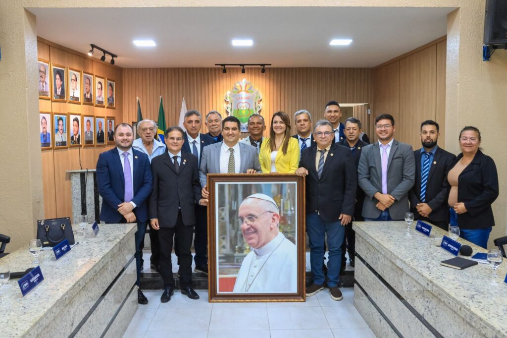 Câmara do Crato homenageia papa Francisco em sessão ordinária 6 IMG 20250422 WA0109
