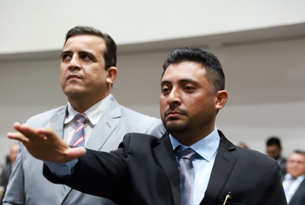 Discurso de Posse do Vereador Alex da Civil reforça compromisso com o povo de Juazeiro do Norte 1 WhatsApp Image 2025 04 09 at 16.12.04 e1744226054584