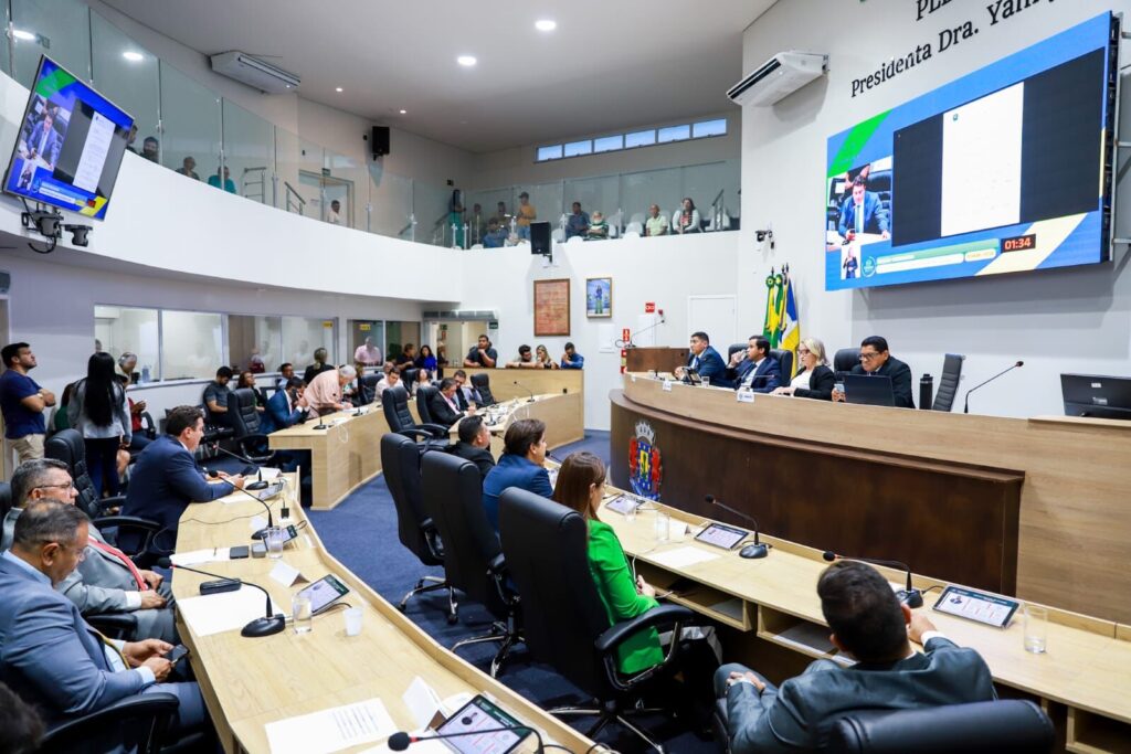 Voz do povo ecoa na tribuna e Câmara aprova projeto que torna obrigatória a instalação de extintores de incêndio nas escolas de Juazeiro do Norte 2 WhatsApp Image 2025 04 11 at 12.51.15