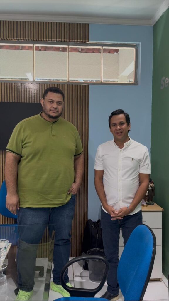 Presidente da Câmara de Juazeiro do Norte, Felipe Vasques, se reúne com secretário de Saúde para apresentar demandas da população 2 IMG 20250504 WA0009