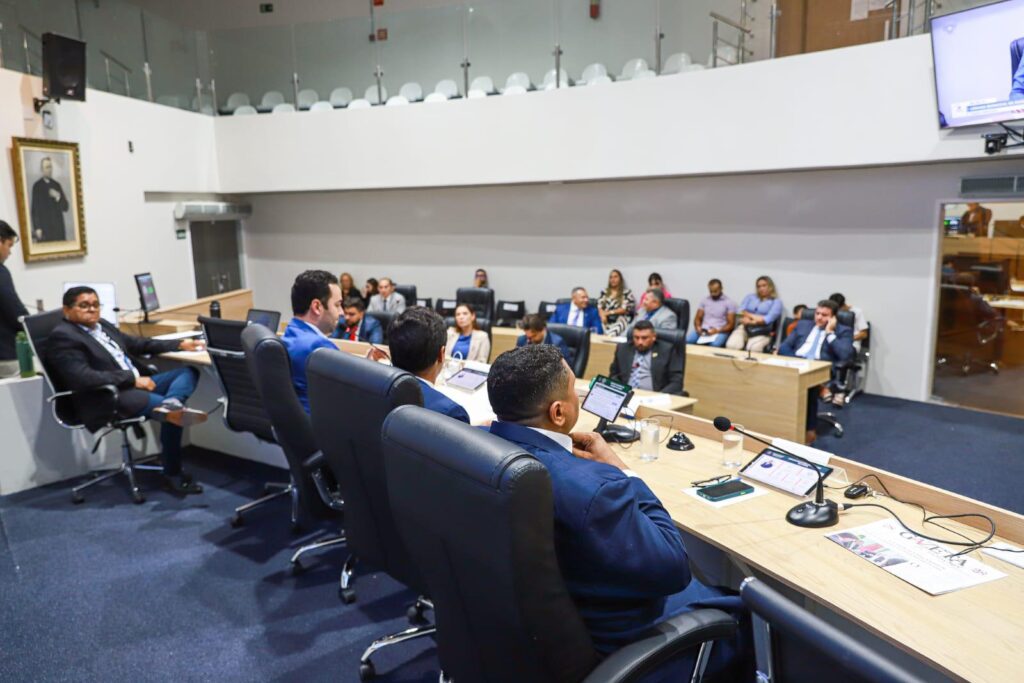 Câmara de Juazeiro do Norte aprova sete projetos em sessão ordinária com destaque para medida que garante apoio a mototaxistas, motoristas de app e entregadores 2 IMG 20250516 WA0011