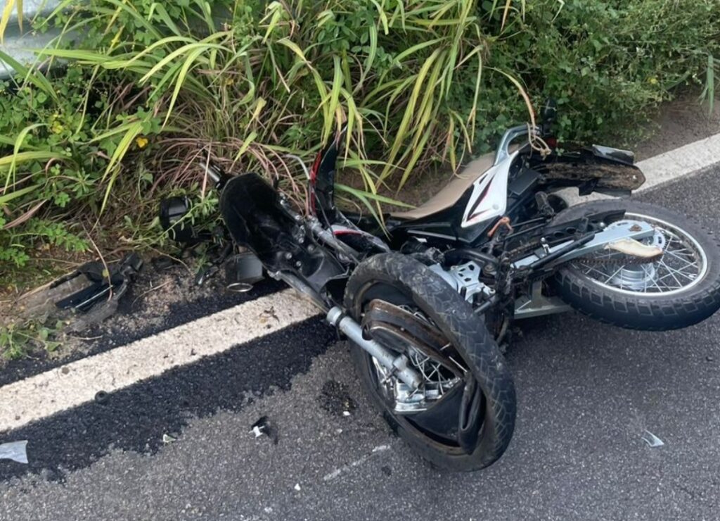 Acidente fatal na CE-060 deixa um morto e outro ferido em Caririaçu 1 Screenshot 20250516 120058 WhatsAppBusiness