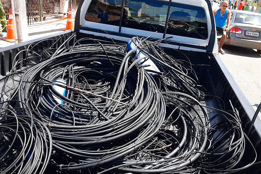 Juazeiro do Norte endurece penalidades contra empresas que mantêm fios irregulares