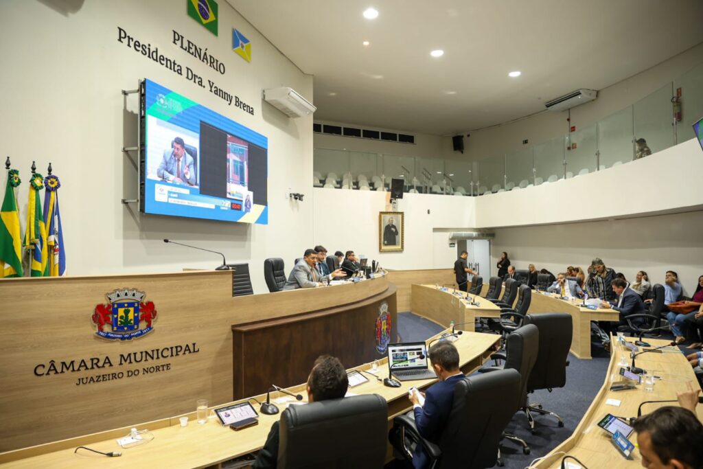 Câmara de Juazeiro do Norte debate violência contra a mulher, saúde animal e aprova reconhecimento ao Instituto Dra. Yanny Brena 3 IMG 20250627 WA0028