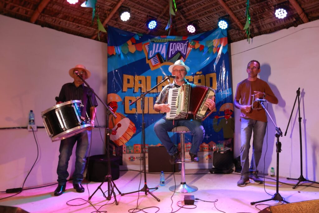 Eventos públicos valorizam artistas locais e impulsionam a economia criativa de Juazeiro do Norte 2 IMG 20250627 WA0032