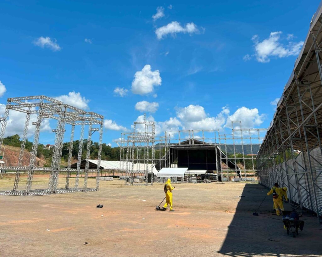 Montagem iniciada em abril, palco da Expocrato 2025 supera estrutura do ano passado e já transforma o Parque de Exposições 8 IMG 1265 scaled e1750257311324