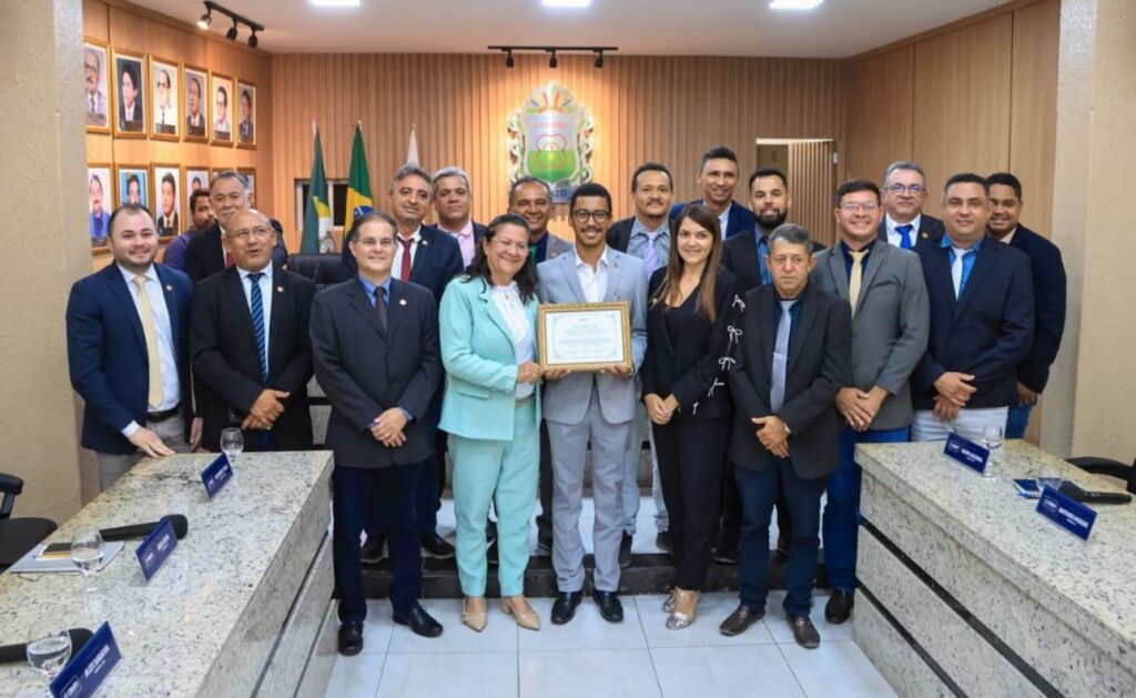 Câmara do Crato aprova criação da Escola do Legislativo e delibera 15 requerimentos 8 WhatsApp Image 2025 06 04 at 10.19.56