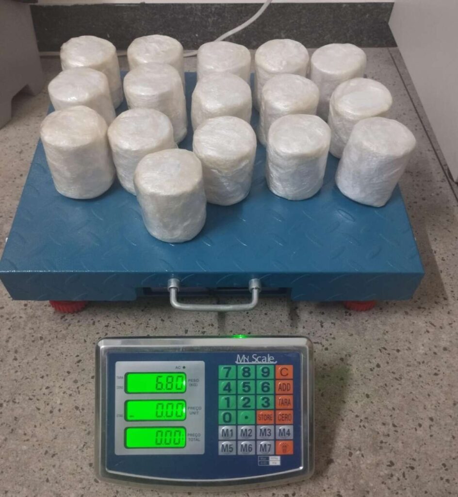 Ação conjunta resulta na prisão de mulher em posse de quase sete quilos drogas em Milagres 4 WhatsApp Image 2025 06 09 at 09.51.22 1200x1302 1