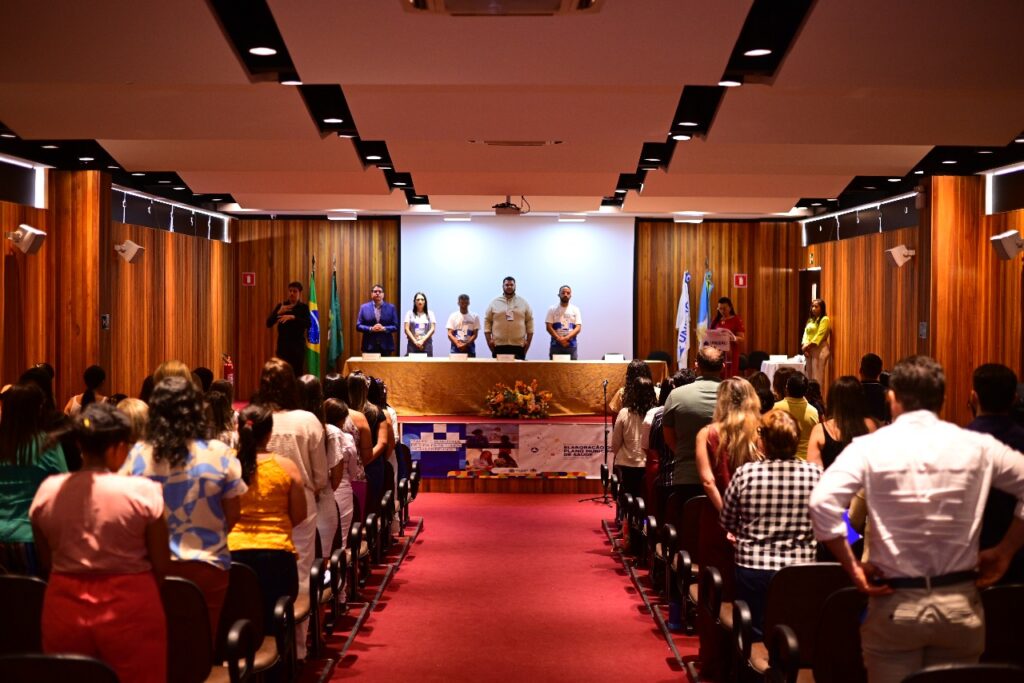 IV Fórum Estratégico de Saúde reúne mais de 100 pessoas na discussão do novo Plano Municipal de Saúde de Juazeiro do Norte 2 WhatsApp Image 2025 06 18 at 17.41.19