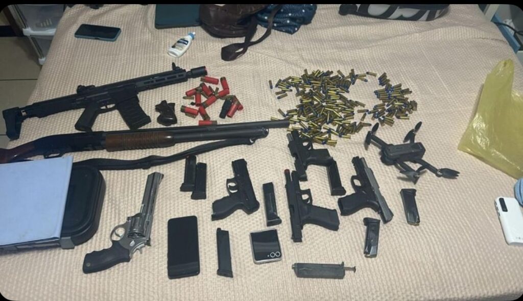 Em operação na Região Sul do Ceará, PCCE cumpre 21 mandados de prisão e apreende 24 armas e mais de mil munições 1 WhatsApp Image 2025 06 24 at 18.28.35