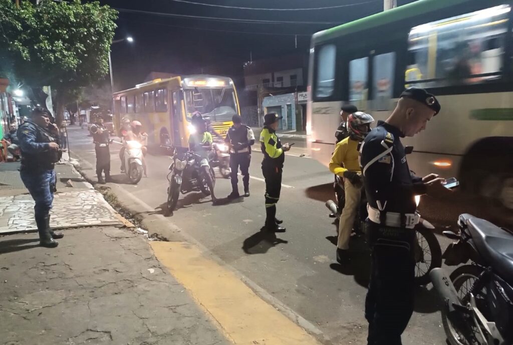 Demutran, PM e Guarda Municipal combatem poluição sonora causada por motos com escapamentos adulterados em Juazeiro do Norte 3 WhatsApp Image 2025 06 30 at 12.48.20