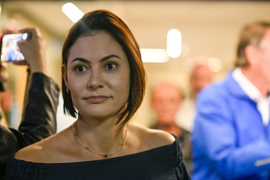 Michelle Bolsonaro chama Lula de “cachaceiro” e defende retorno de Bolsonaro à Presidência 4 4978782774957813682
