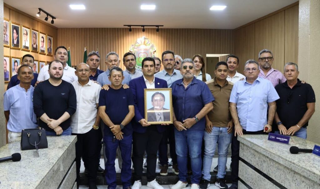 Câmara do Crato presta homenagem póstuma ao ex-presidente Florisval Coriolano 3 WhatsApp Image 2025 08 04 at 19.30.50