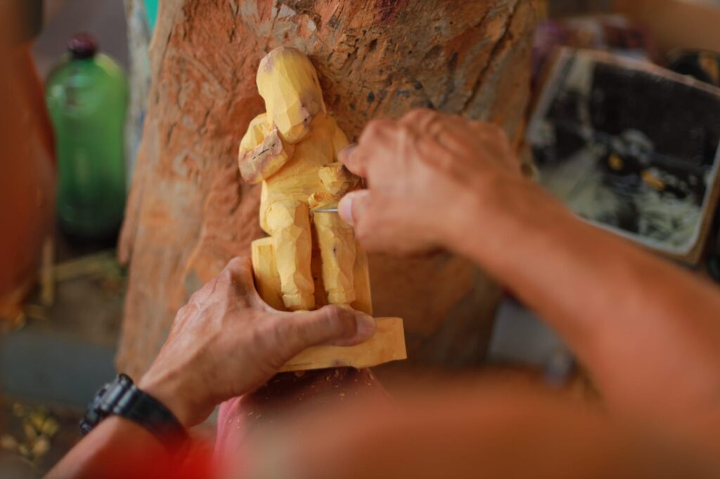 Centro de Artesanato Municipal oferece oficina gratuita sobre escultura em madeira e ex-votos 10 WhatsApp Image 2025 08 13 at 15.47.51