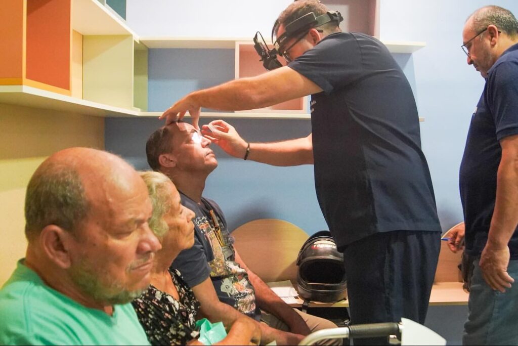 Primeiro mutirão do projeto “Ver o Mundo” do Instituto Dra. Yanny Brena beneficiou mais de 1.200 pacientes no Cariri 3 IMG 20250909 WA0137