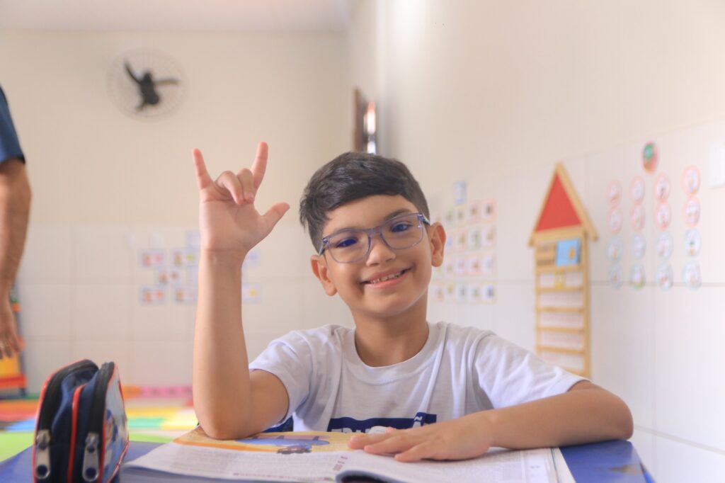 Secretaria de Educação promove evento sobre educação inclusiva para alunos surdos em Juazeiro do Norte 3 IMG 20250912 WA0075
