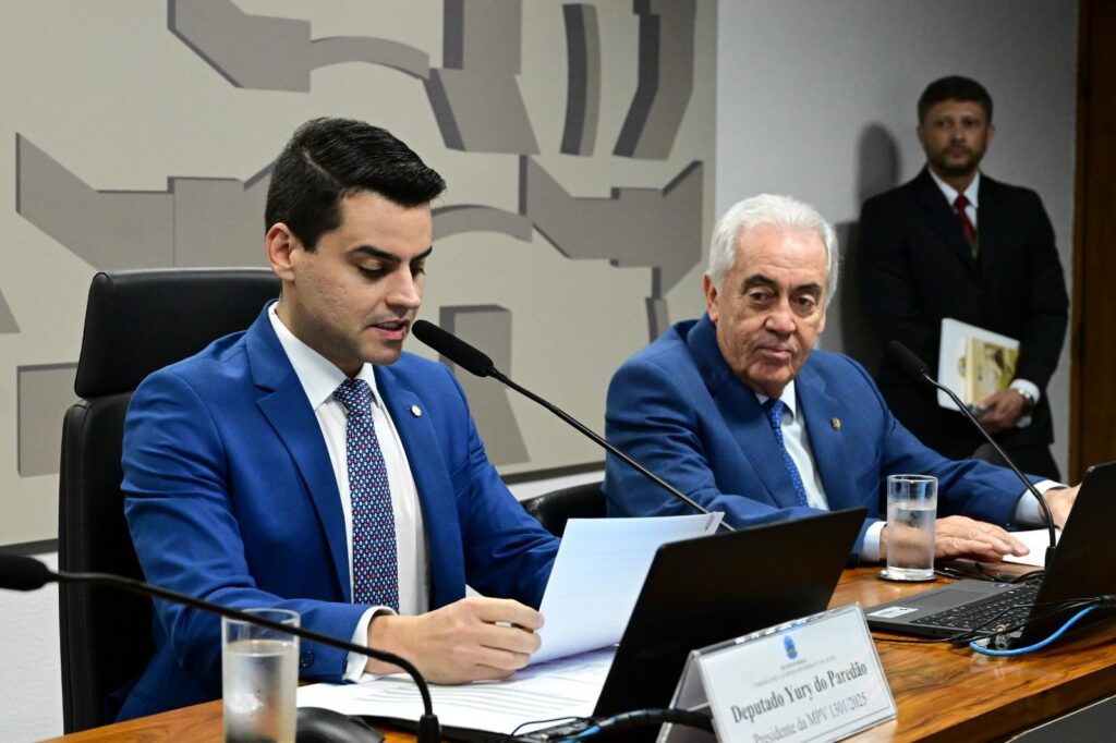 Presidente da comissão mista, deputado Yury do Paredão, celebra aprovação do Programa Agora tem Especialistas 2 IMG 20250912 WA0079