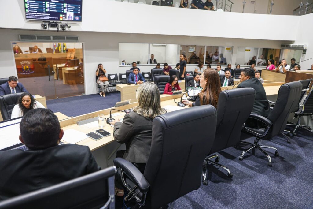 Câmara de Juazeiro aprova resolução sobre sessões legislativas e repercute caos no trânsito causado por mudança em semáforo do Anel Viário 5 WhatsApp Image 2025 10 03 at 10.13.05