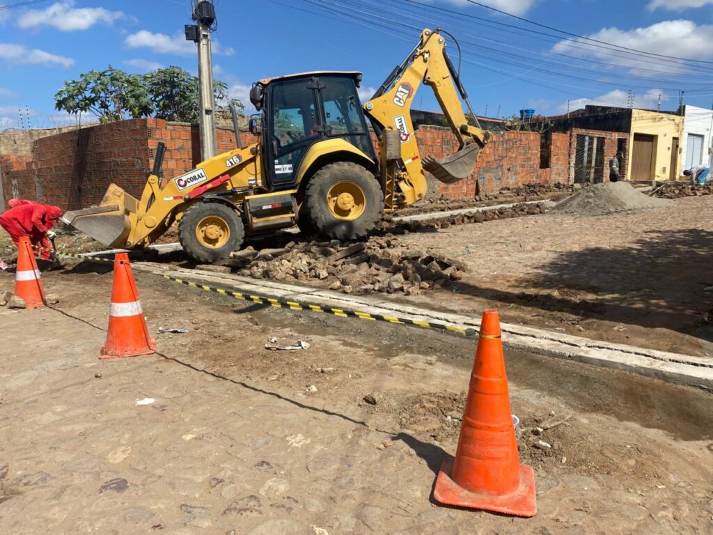 Bairro Triângulo terá novas placas de identificação de ruas e canaletas de passagem de nível 7 WhatsApp Image 2025 10 03 at 14.39.39