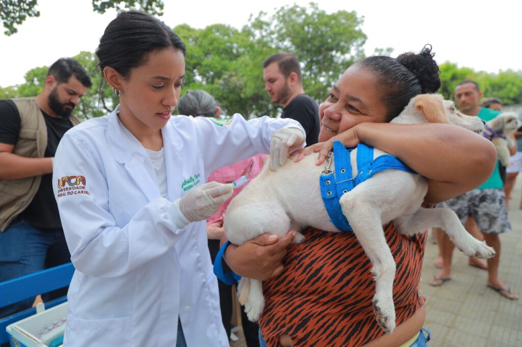 Juazeiro do Norte realiza Dia D de Vacinação Antirrábica neste sábado, com 27 pontos volantes 2 WhatsApp Image 2025 10 06 at 18.33.33