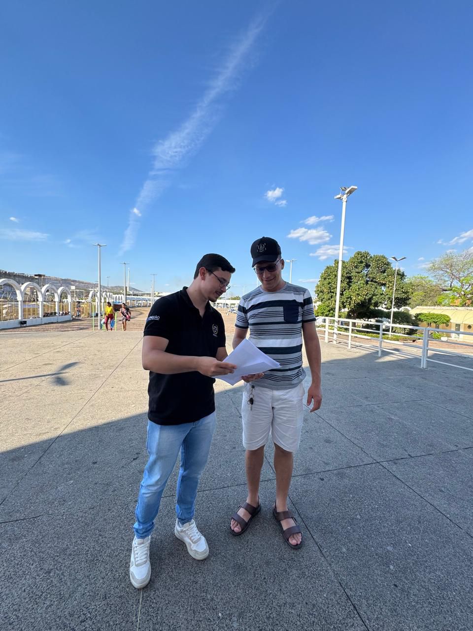 Projeto de alunos da Unileão orienta romeiros sobre direitos durante as romarias em Juazeiro do Norte 2 img 20251024 wa00407616288500556692855