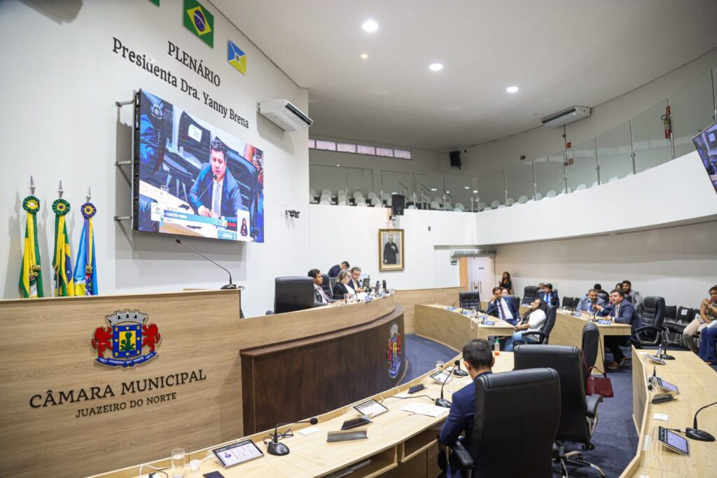Câmara Municipal de Juazeiro do Norte realiza duas sessões e aprova projeto de indicação que isenta IPTU para mães solteiras em vulnerabilidade social 4 WhatsApp Image 2025 11 05 at 09.29.17