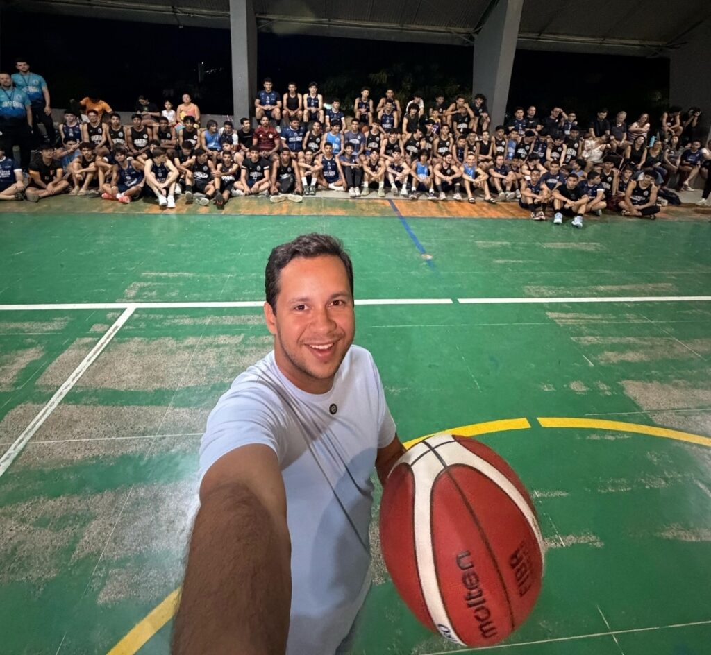 Felipe Vasques retorna à instituição beneficiada por ação solidária 6 Screenshot 20251204 085439 WhatsAppBusiness