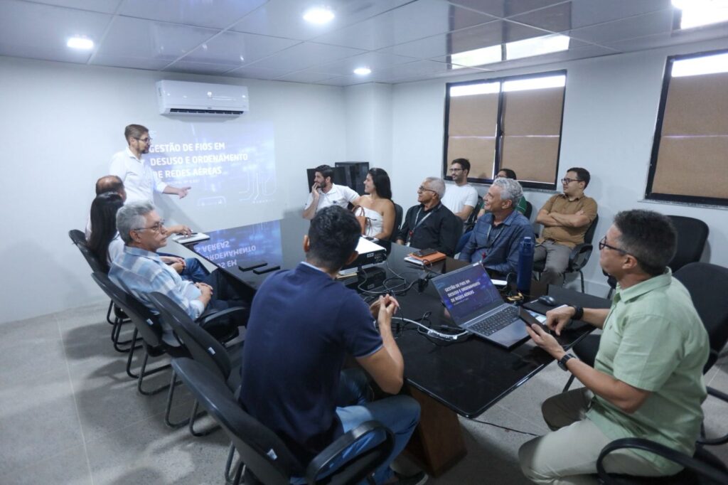 Juazeiro do Norte determina início da manutenção e retirada de fios soltos na cidade 4 WhatsApp Image 2026 01 21 at 14.11.51