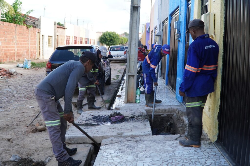 Serviços de reparo de pavimentação, recomposição e desobstrução de vias chegam a 27 locais de Juazeiro do Norte 5 IMG 20260309 WA0029