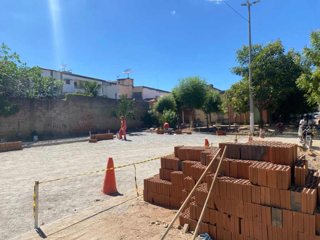 Obra do calçadão público no bairro Salesianos tem andamento em Juazeiro do Norte 4 IMG 20260731 WA0022
