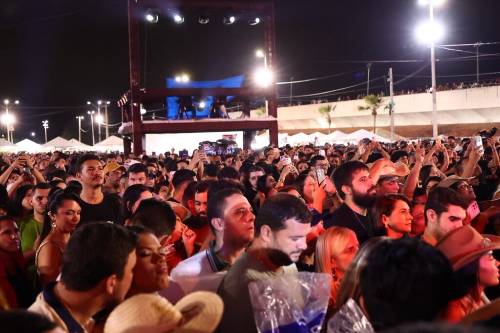 Primeira noite de shows abre programação musical da 48ª Vaquejada de Juazeiro do Norte 1 WhatsApp Image 2026 07 10 at 10.57.05 1